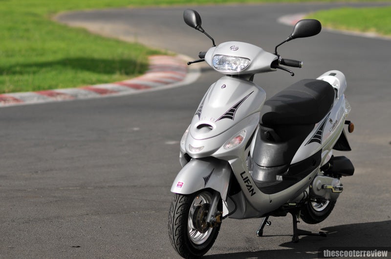 Bâche protection scooter Lifan Smart 50 - bâche Tyvek® DuPont™ : usage mixte