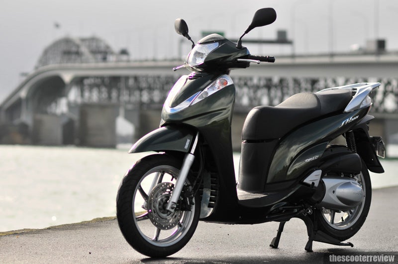 Honda SH 300 - Page 3 - The Scooter Review