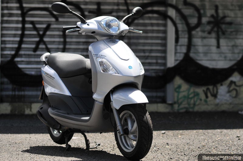 Belyse Danmark hårdtarbejdende Piaggio Fly 125 - The Scooter Review