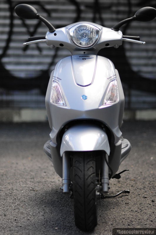 Belyse Danmark hårdtarbejdende Piaggio Fly 125 - The Scooter Review