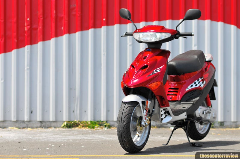 eksistens instinkt Malawi Adly Silver Fox 50 review - The Scooter Review