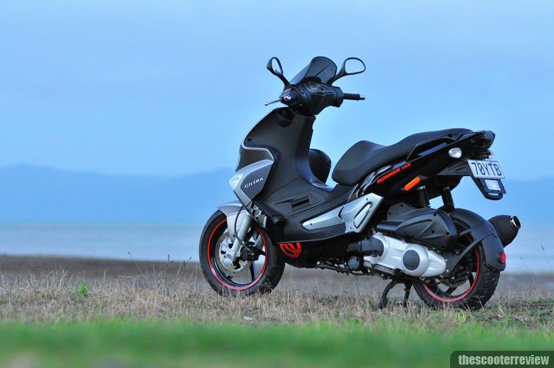 dråbe Milestone Barn Gilera Runner VXR 200 - The Scooter Review