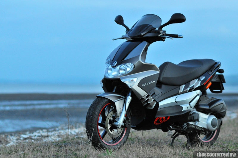 dråbe Milestone Barn Gilera Runner VXR 200 - The Scooter Review